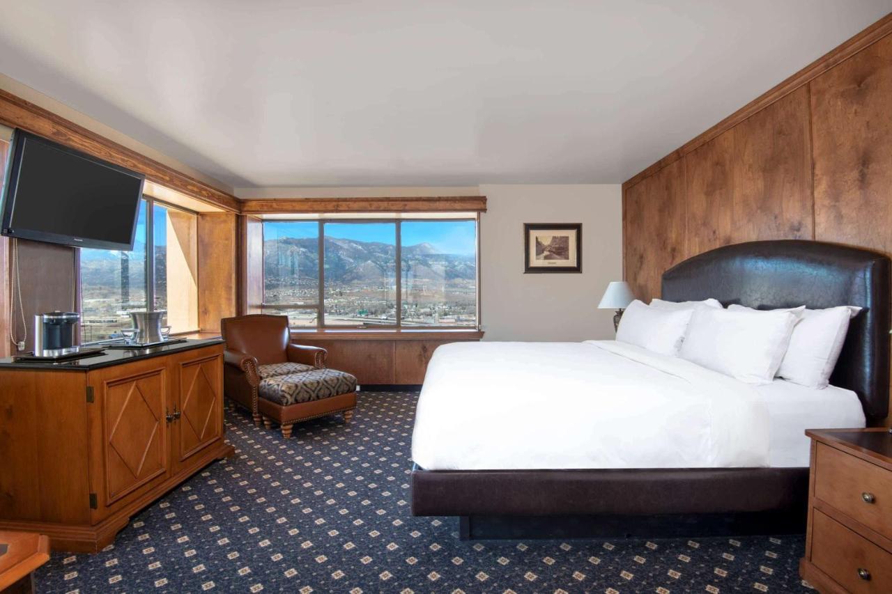 Antlers Hotel in Colorado Springs | Colorado Springs Staycation